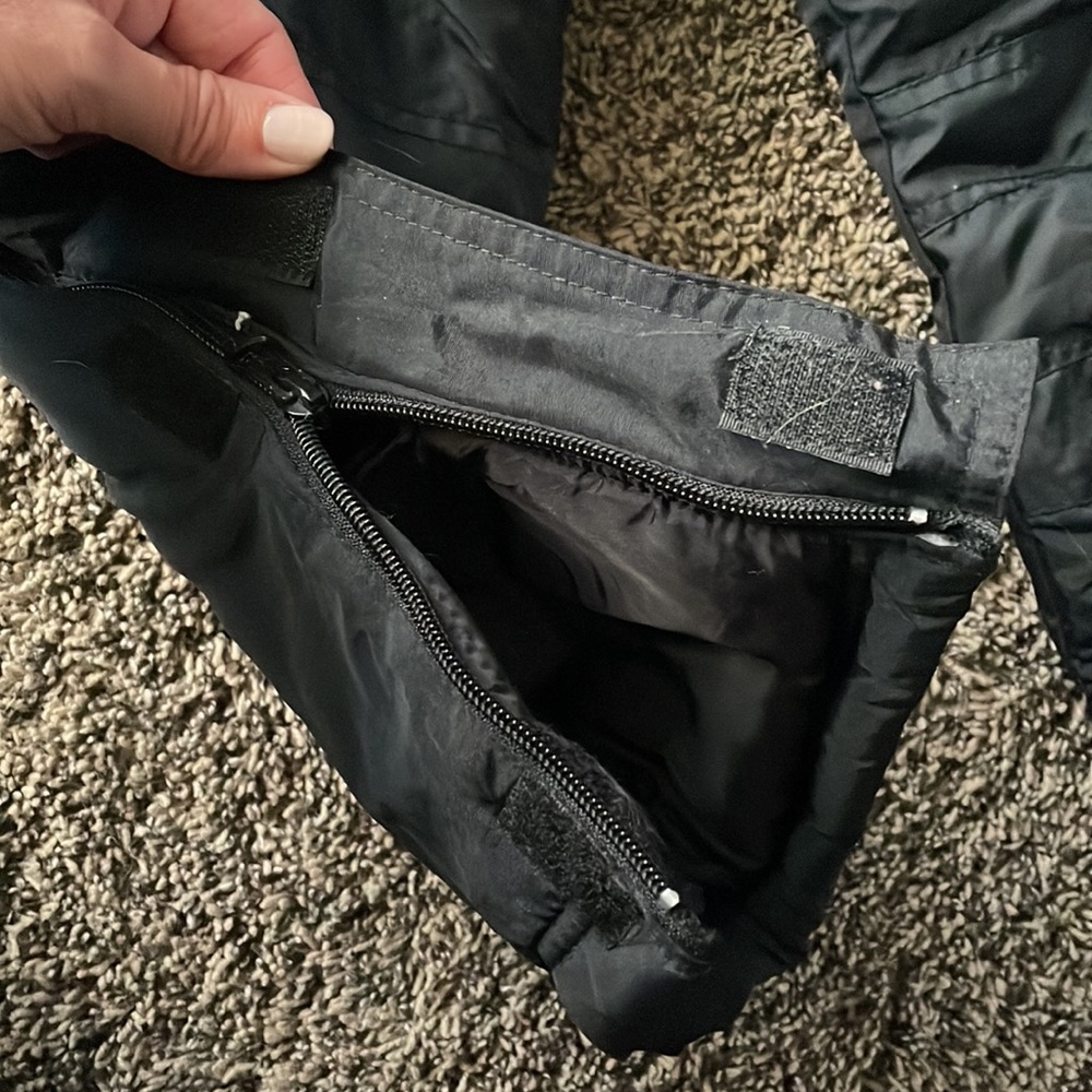 ❄️ Snow Pants ❄️ - Picture 3 of 4
